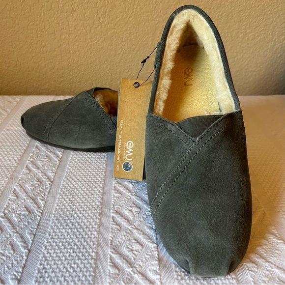 NWT Emu Premium Australian Sheepskin and Suede Gray Loafer Shoes Size W-F9/M-H8 - Picture 1 of 8